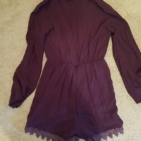 Tobi Plum and lace romper - Picture 6 of 7